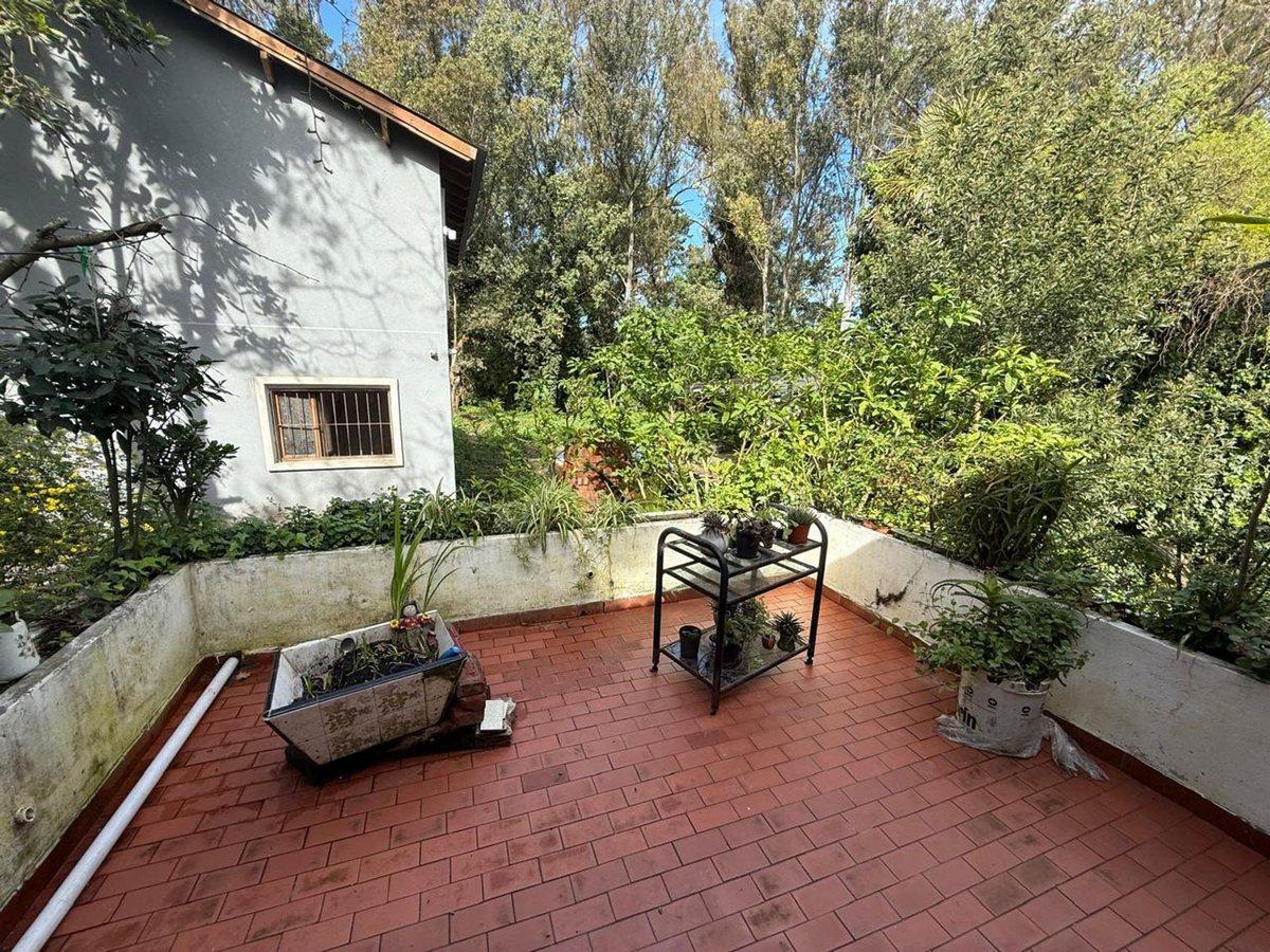 Foto de Venta casa 5 amb, garaje, quincho, parque y depto., imagen 3