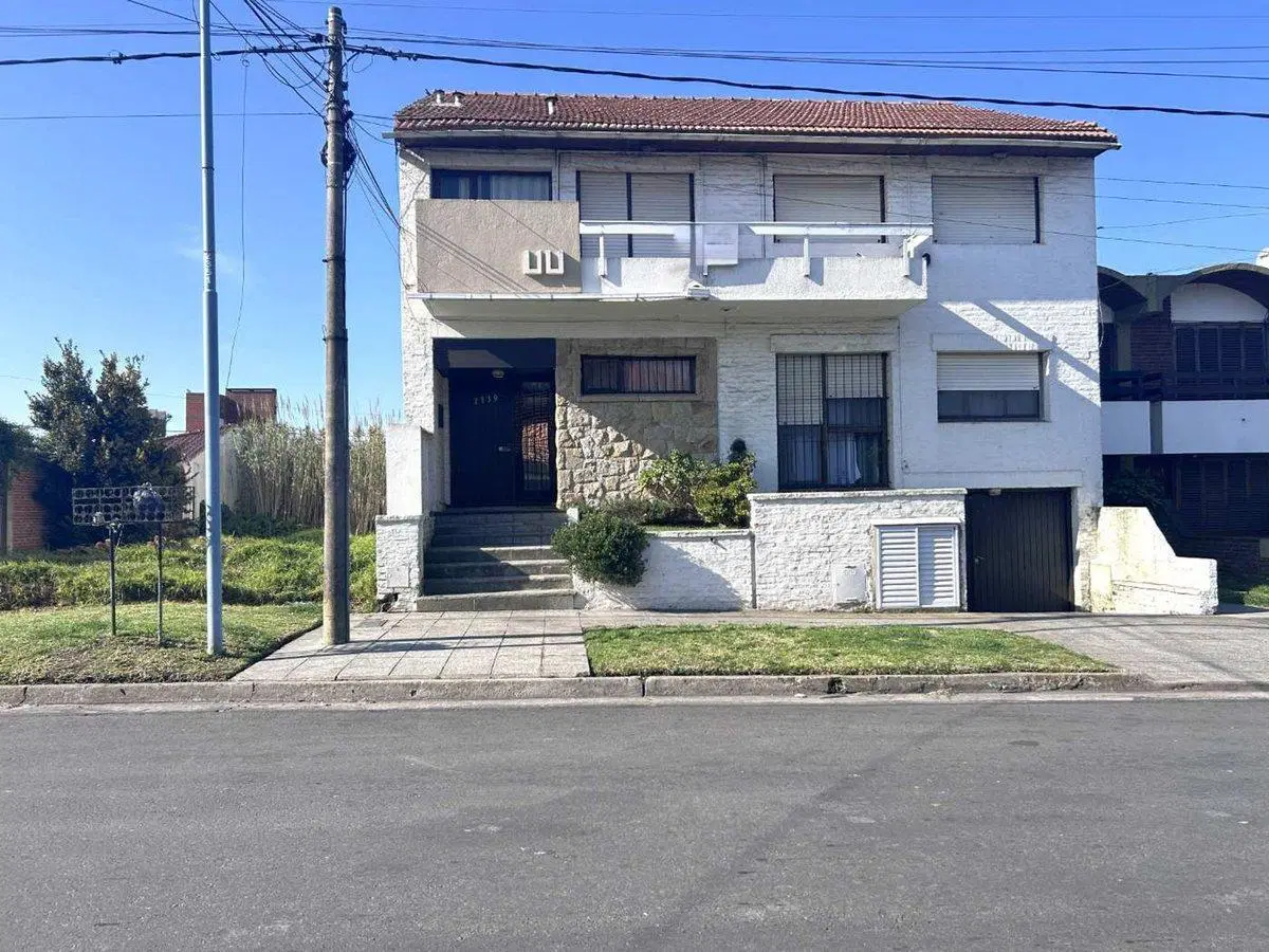 Venta depto 4 amb + cochera Punta mogotes 4
