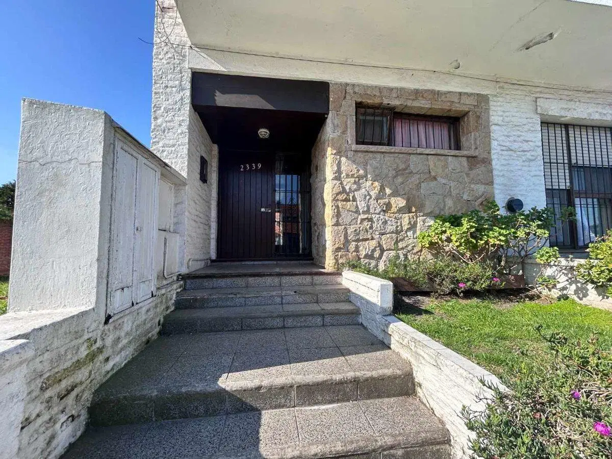 Venta depto 4 amb + cochera Punta mogotes 3
