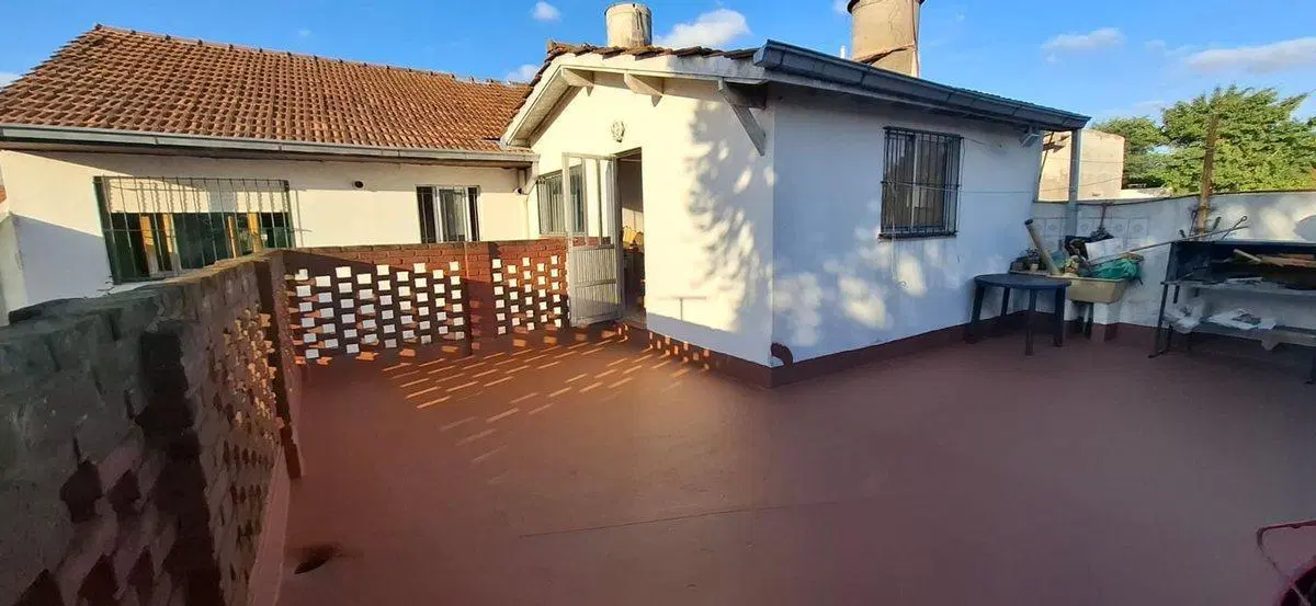 VENTA CASA MAS LOCAL MAS 3 DEPARTAMNTOS LOTE 450M2 5