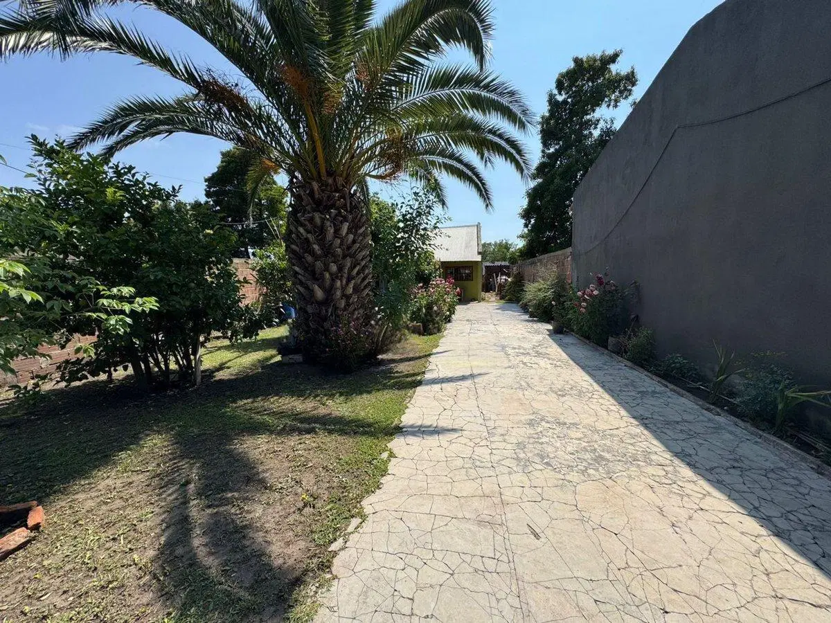 CASA EN VENTA DE 3 AMB  CON POSIB. DE 4 CON PARQUE 5