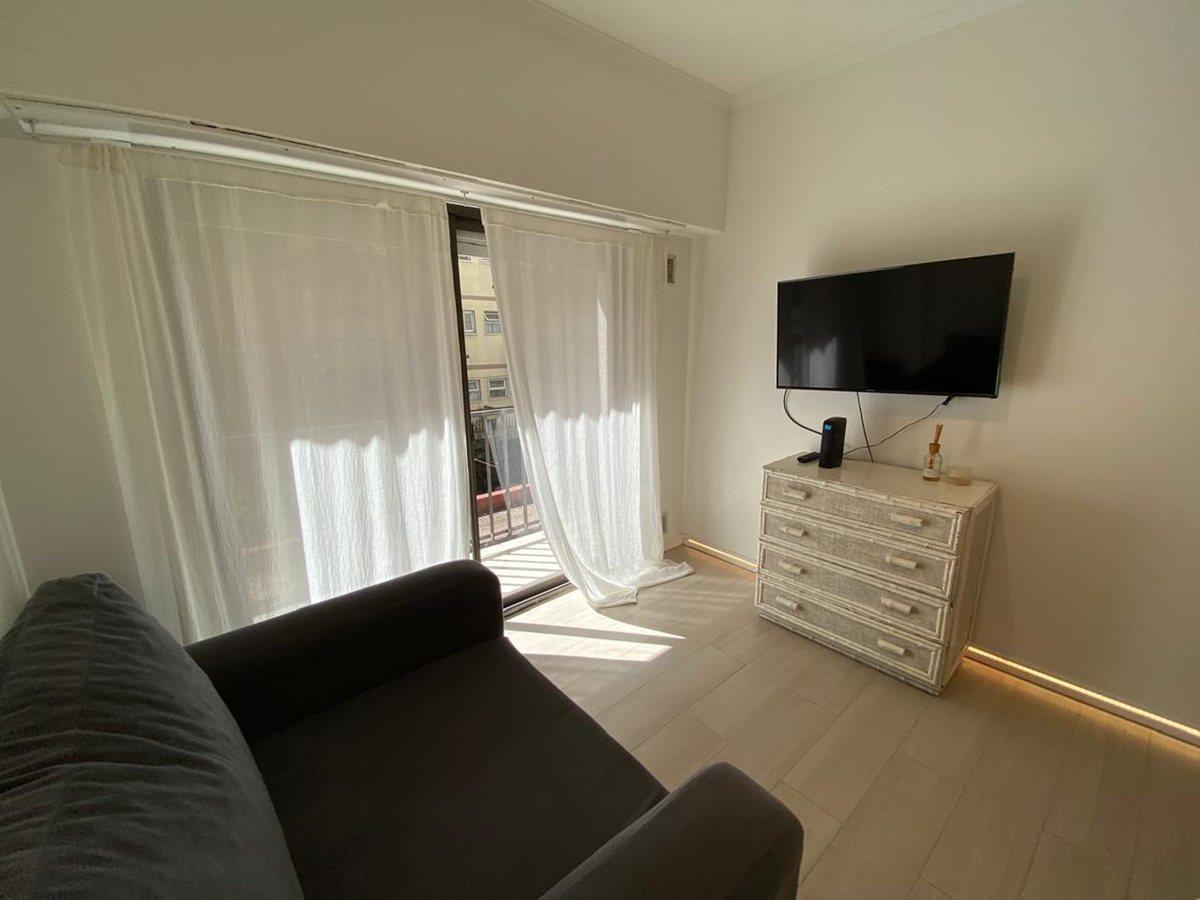 Foto de Venta Depto 2 amb c/balcon Reciclado en Pza Colon, imagen 3