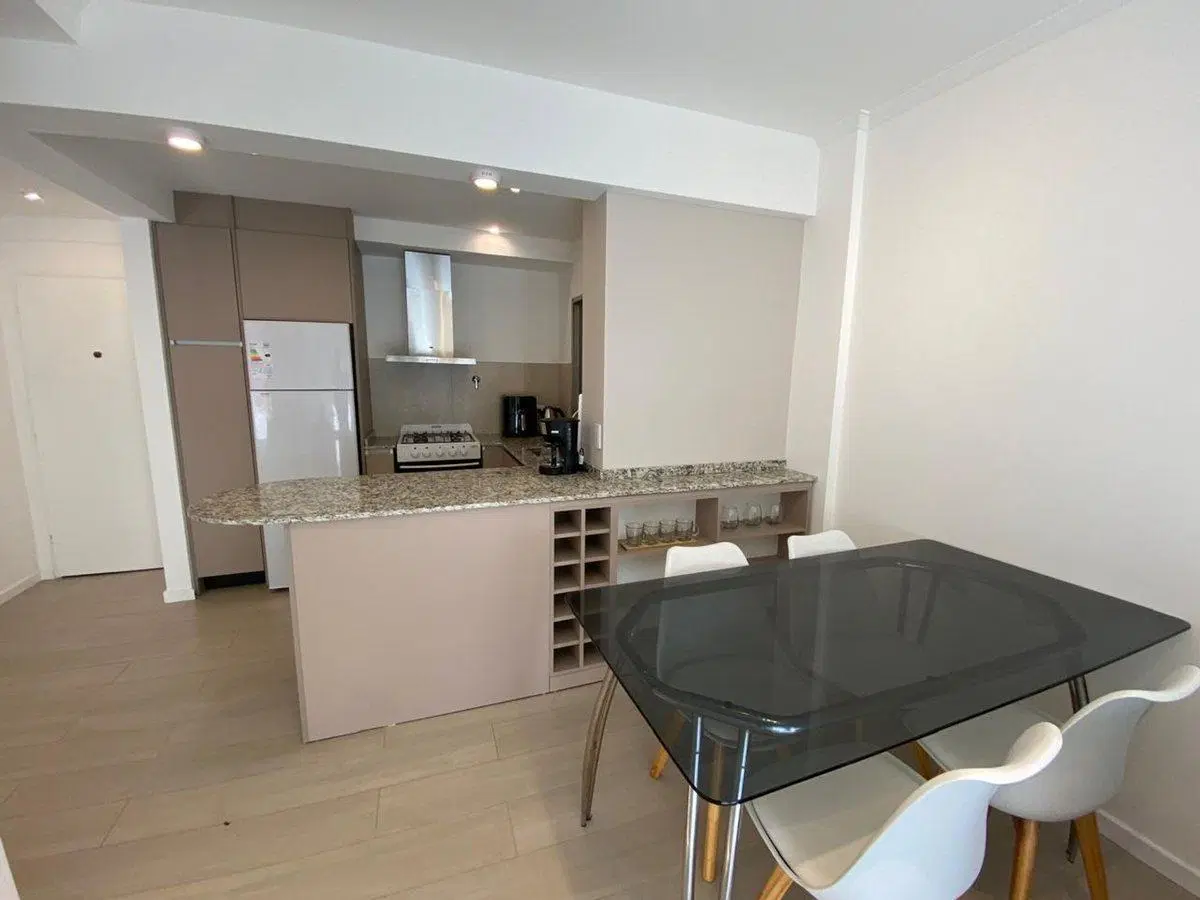Venta Depto 2 amb c/balcon Reciclado en Pza Colon 5