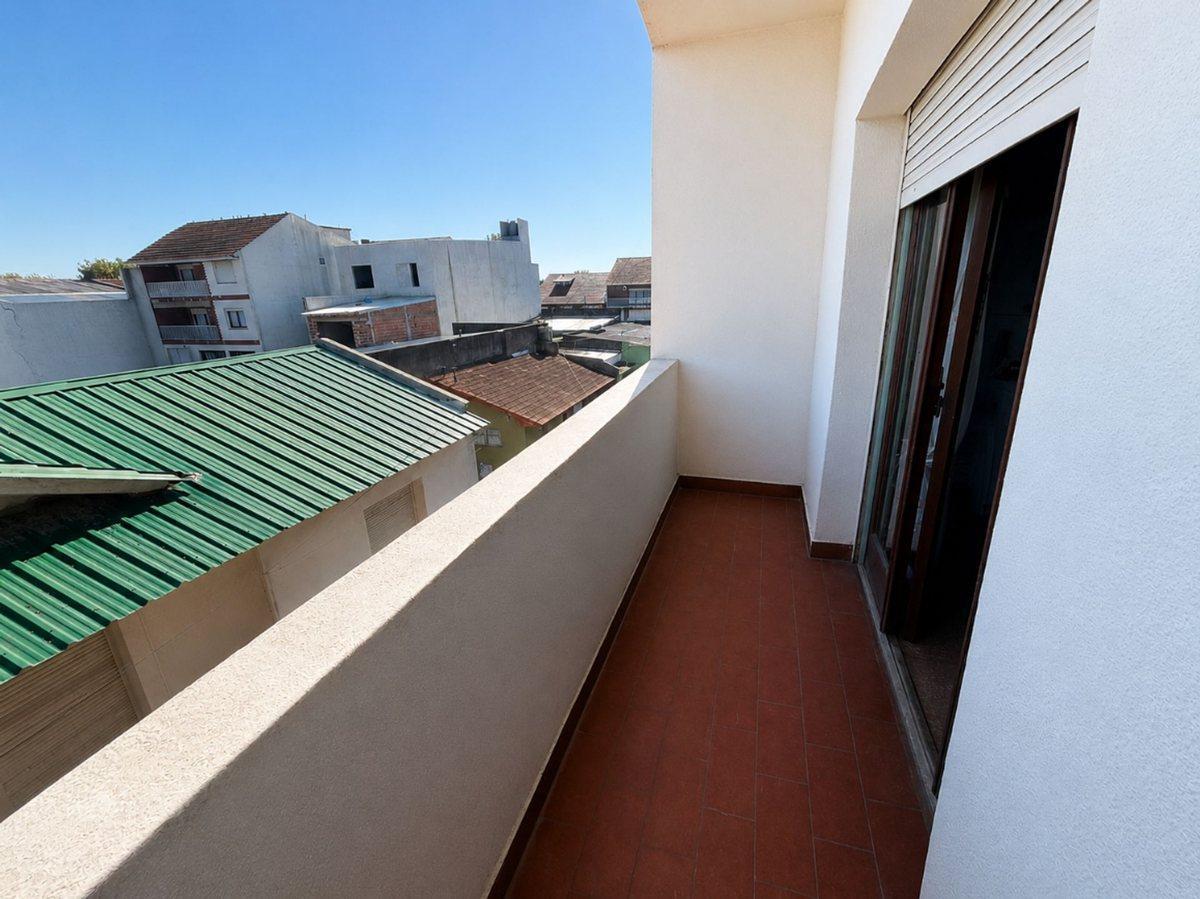 VENTA DEPART CENTRO MIRAMAR 3 AMBIENTES BALCON