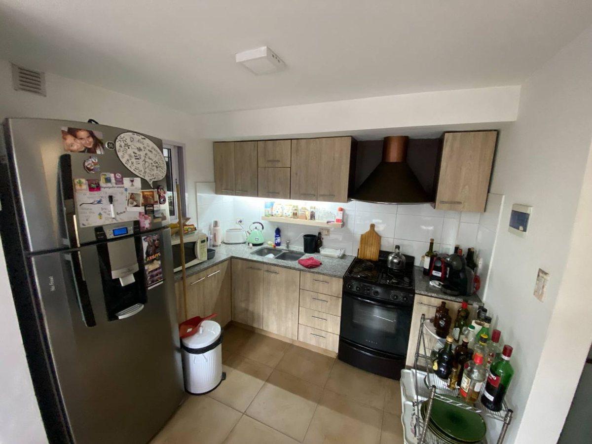 Foto de VENTA PH CONSTITUCION CON GARAGE Y PARRILLA, imagen 2
