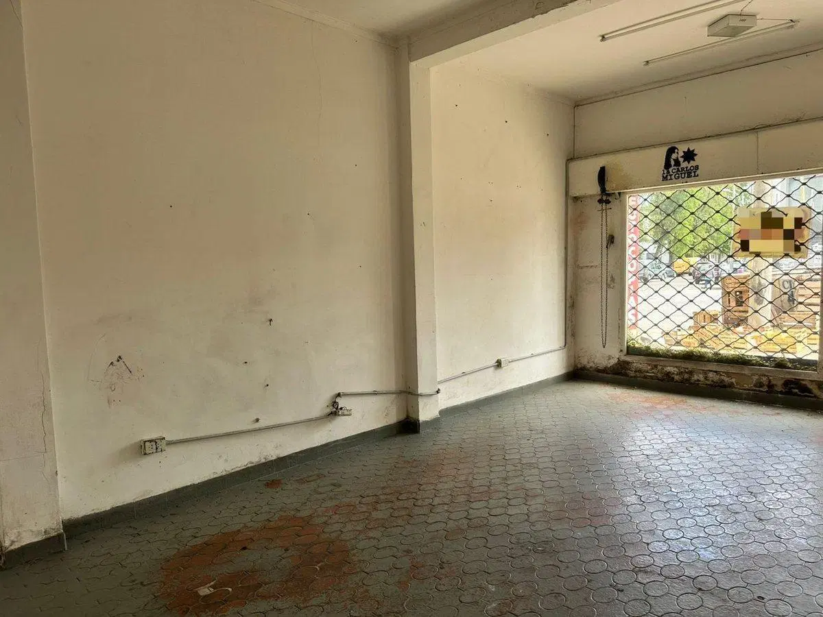 VENTA LOCAL SOBRE AVENIDA COLON  Y GUIDO 5