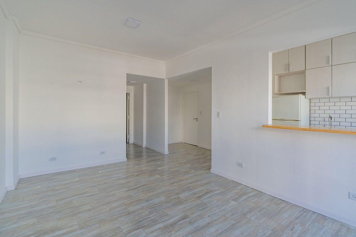 VENTA DEPTO 2 AMB COLON FRENTE RECICLADO BALCON
