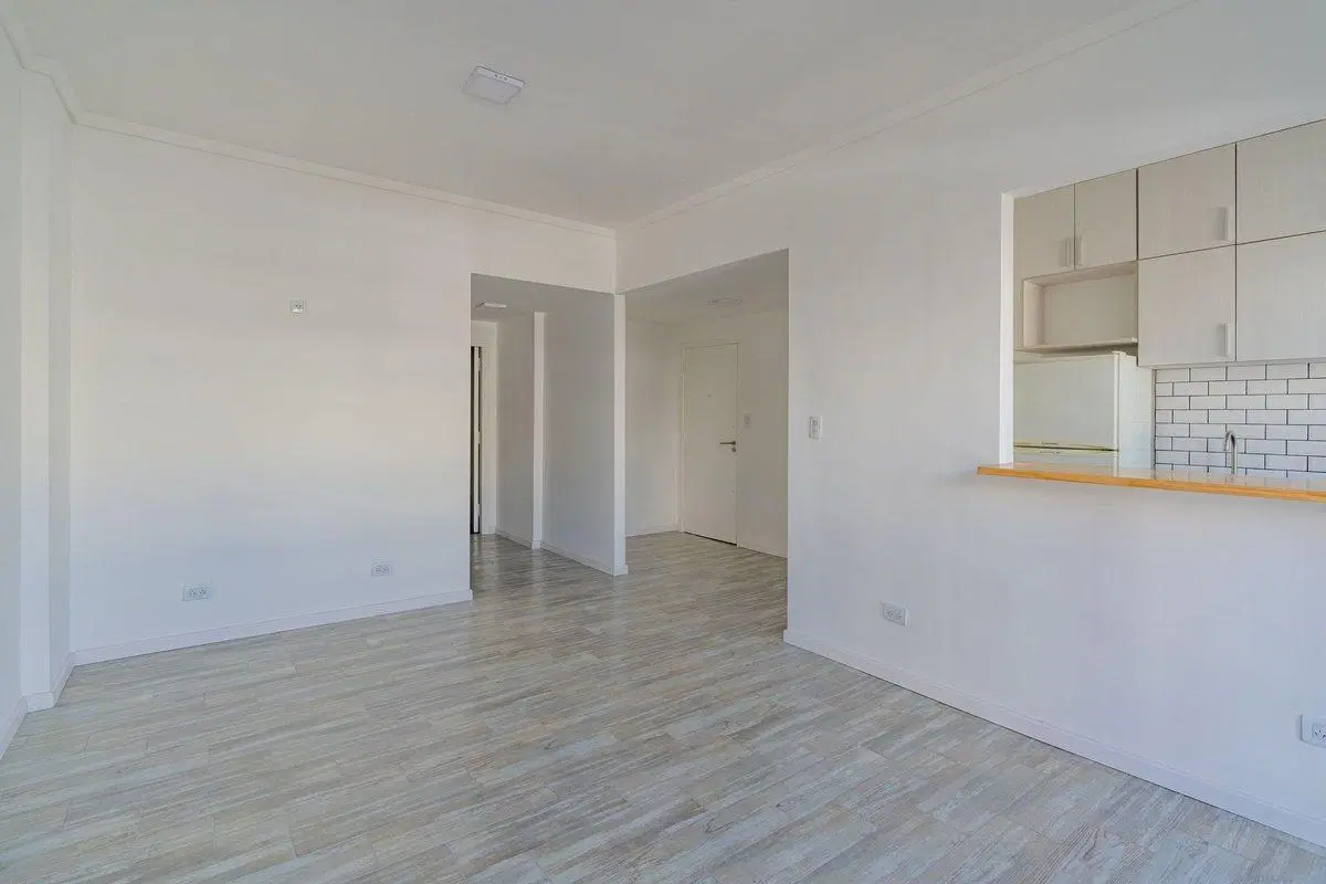 VENTA DEPTO 2 AMB COLON FRENTE RECICLADO BALCON 3