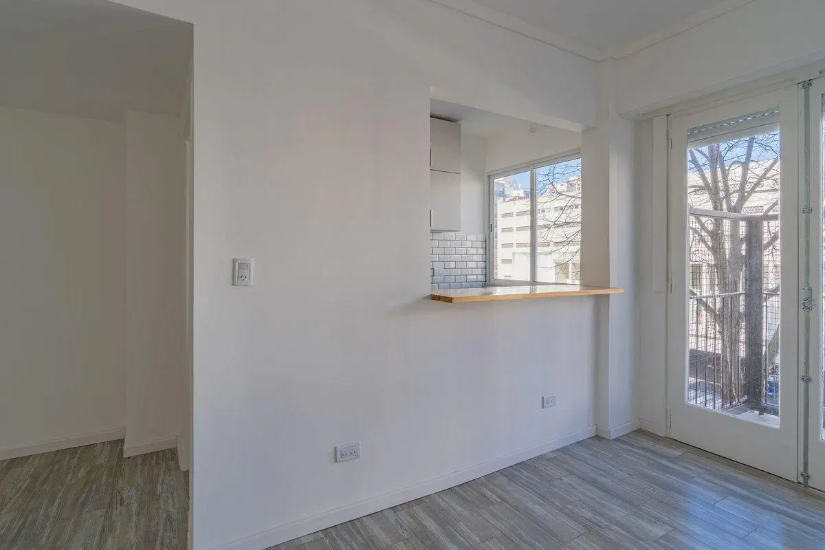 VENTA DEPTO 2 AMB COLON FRENTE RECICLADO BALCON 4