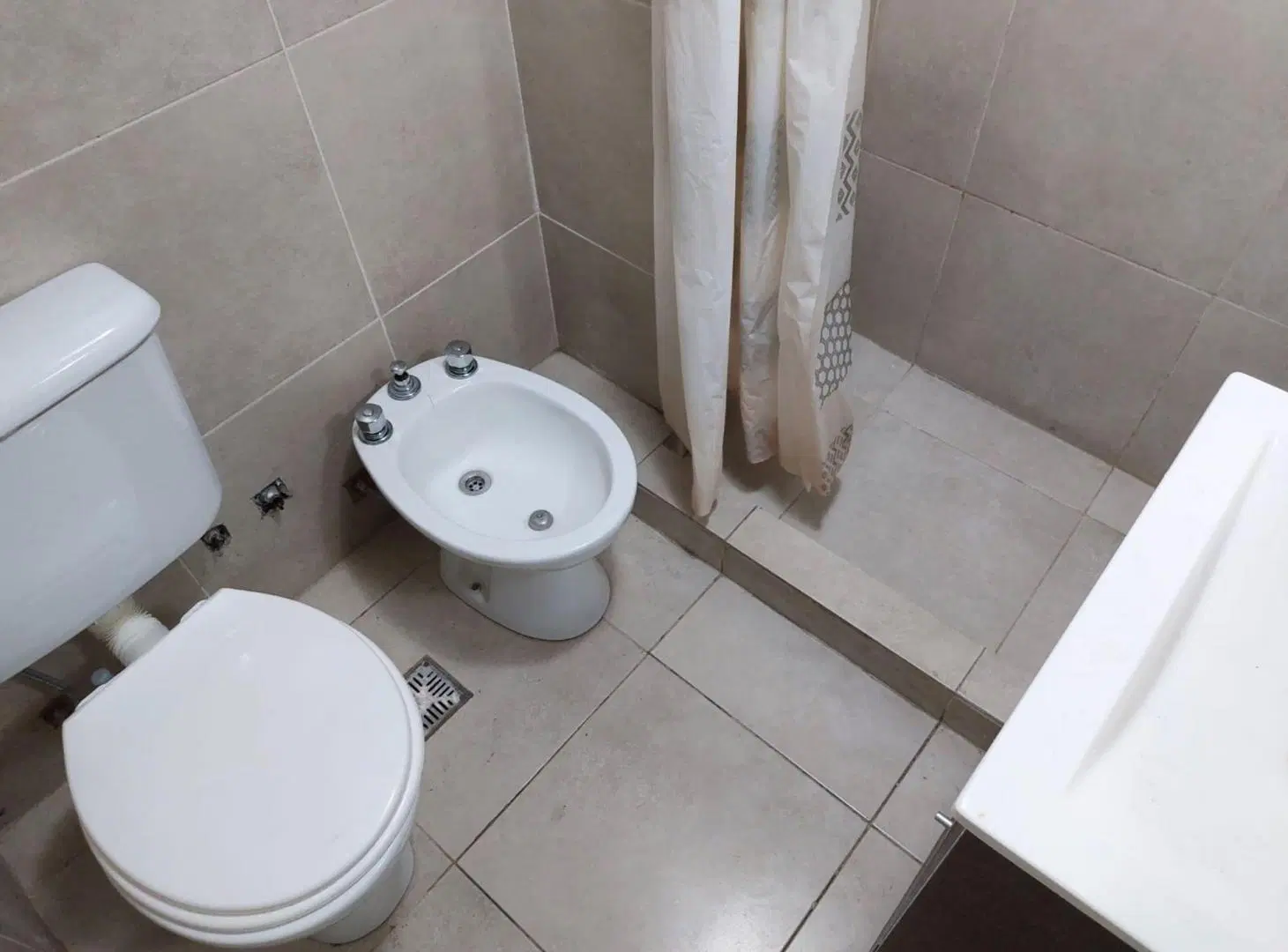 Venta monobambiente gran ventanal Miramar 5