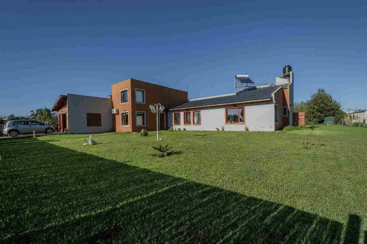 VENTA CASA CON PILETA EN ATLÁNTIDA SANTA CLARA 2