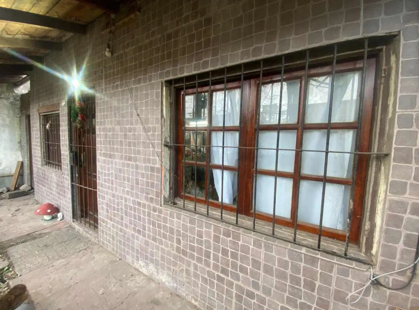 VENTA CASA 4 AMB C/JARDIN SAN MARTIN Y MALVINAS 5