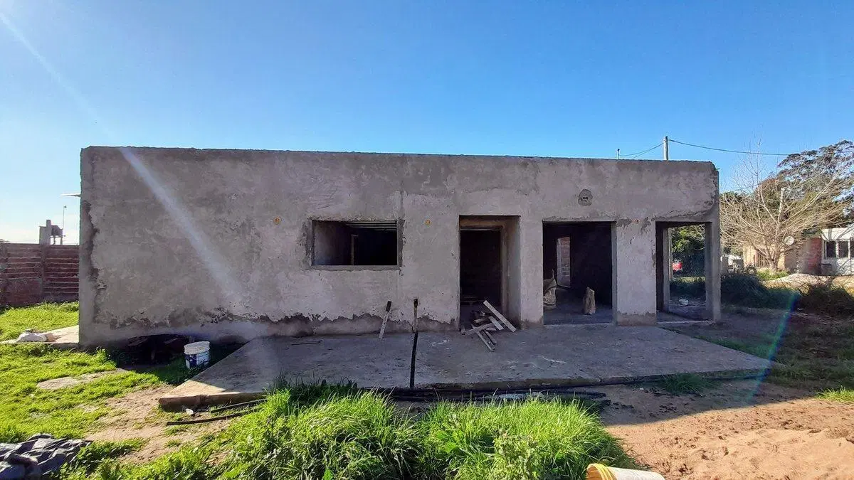 VENTA CASA A TERMINAR 3 AMBIENTES-ACANTILADOS 3
