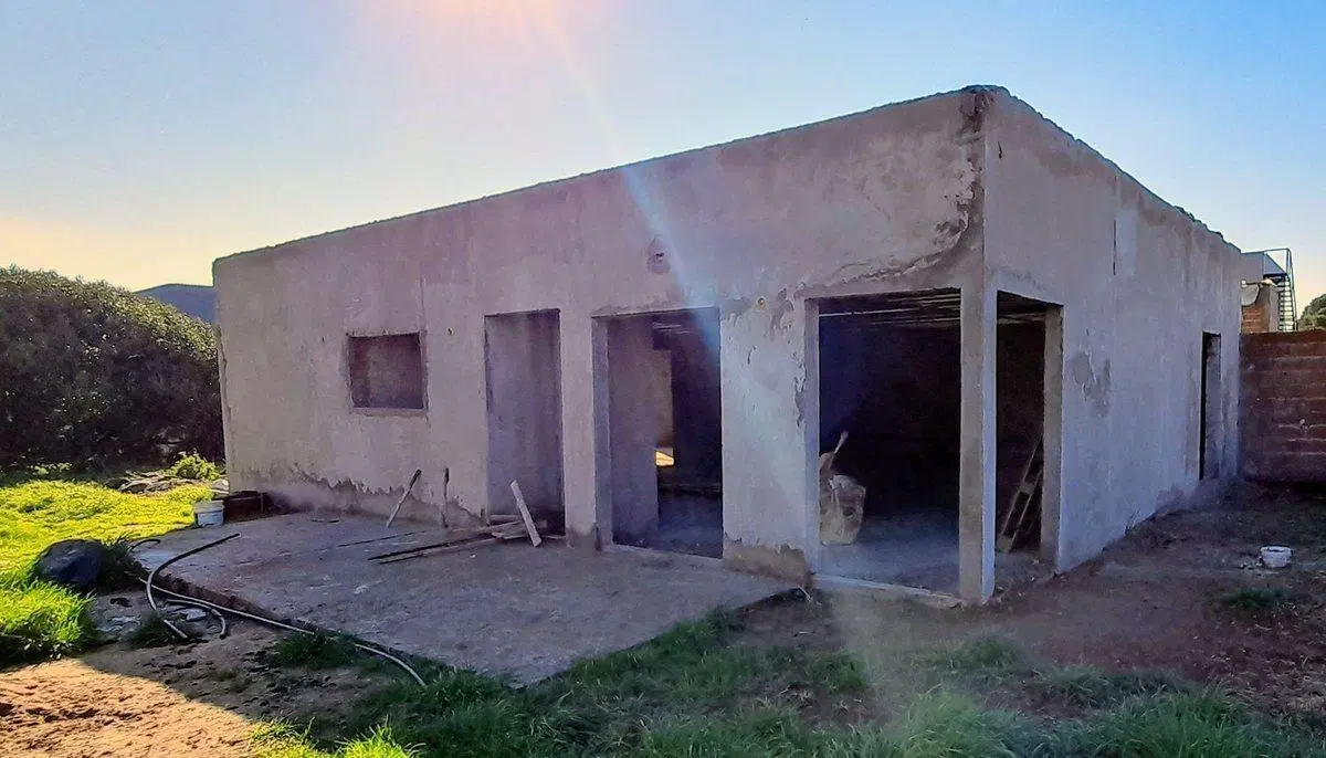 VENTA CASA A TERMINAR 3 AMBIENTES-ACANTILADOS 2