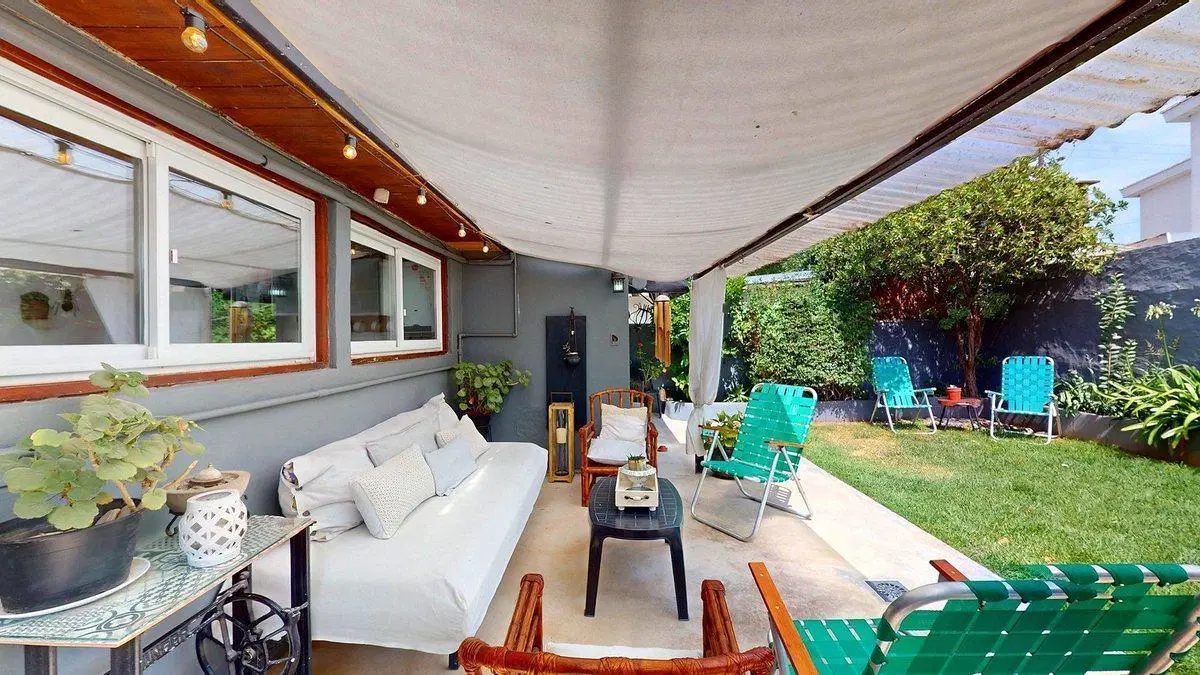 VENTA CASA EN PH CON AMPLIO JARDIN Y PATIO 2