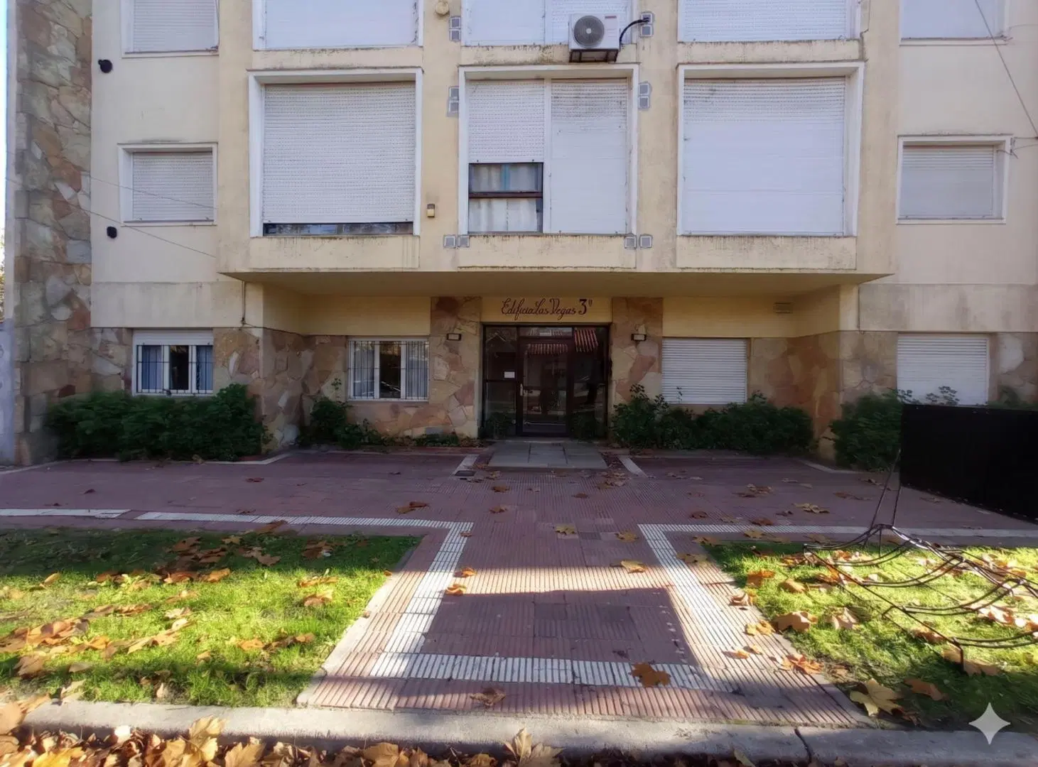 VENTA Depto 3 amb + depen. PB. Zona 1. Miramar 4