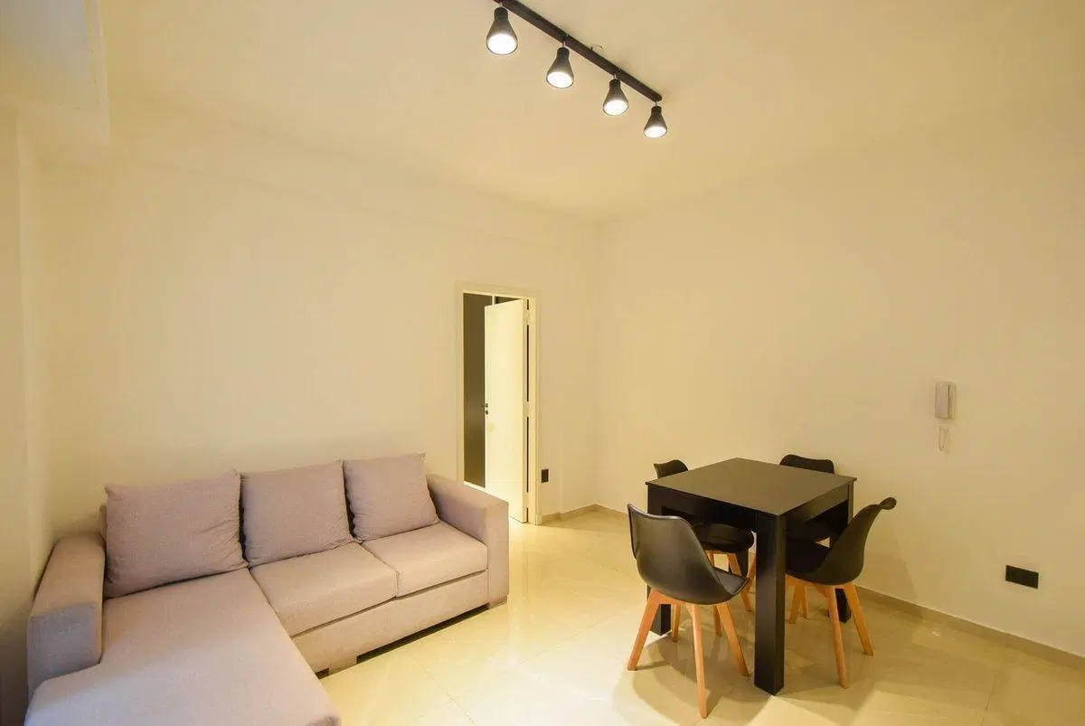VENTA DEPARTAMENTO 2 AMBIENTES  PLAZA COLON 5