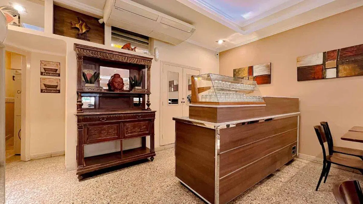 VENTA HOTEL EN LA PERLA 44 HAB A 150MTS DEL MAR 2