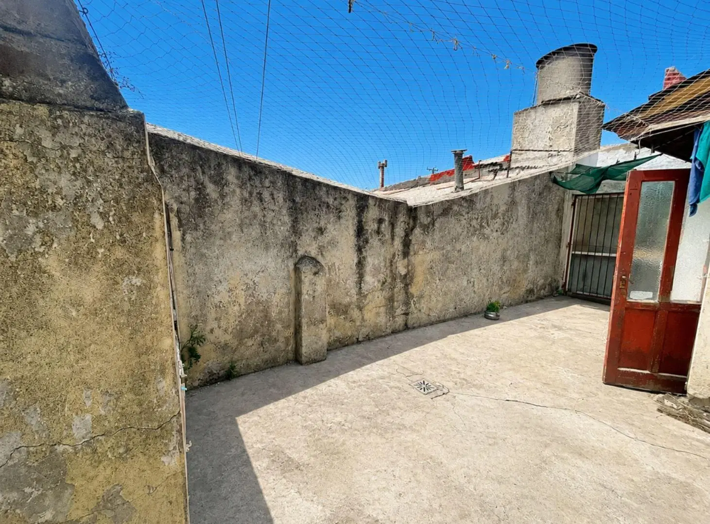 VENTA CASA 3 AMBIENTES A RECICLAR BARRIO F SANCHEZ 3