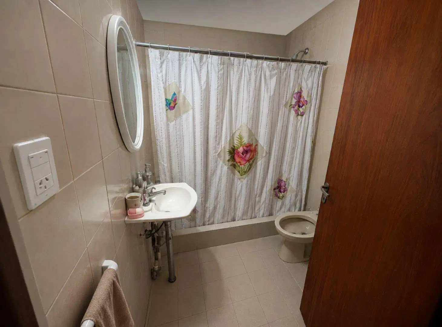 VENTA CASA 3 AMBIENTES A RECICLAR BARRIO F SANCHEZ 2