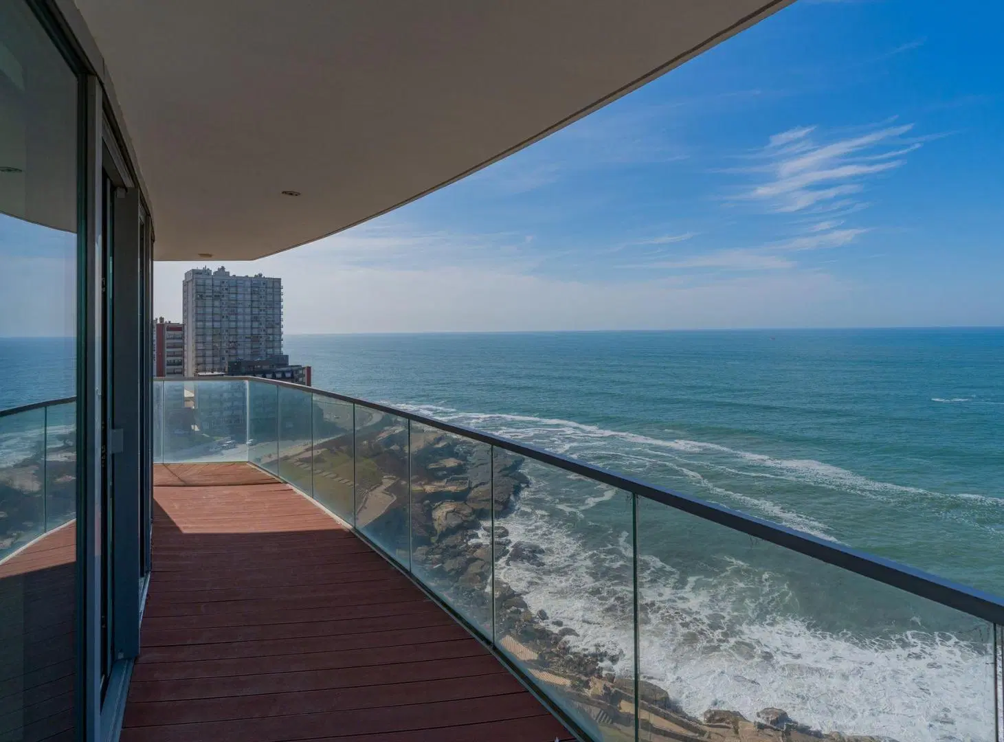 VENTA DEPARTAMENTO 3 AMBIENTE LUJOSO FRENTE AL MAR 2