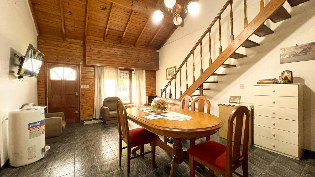 venta casa 4 ambientes + departamento  Los Pinares 4