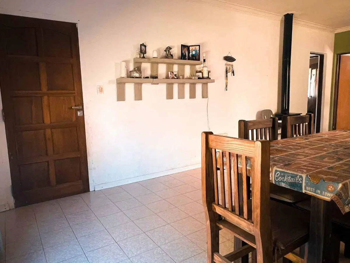 Venta Casa 3 amb. con parque de 3.000 m² y quincho 2