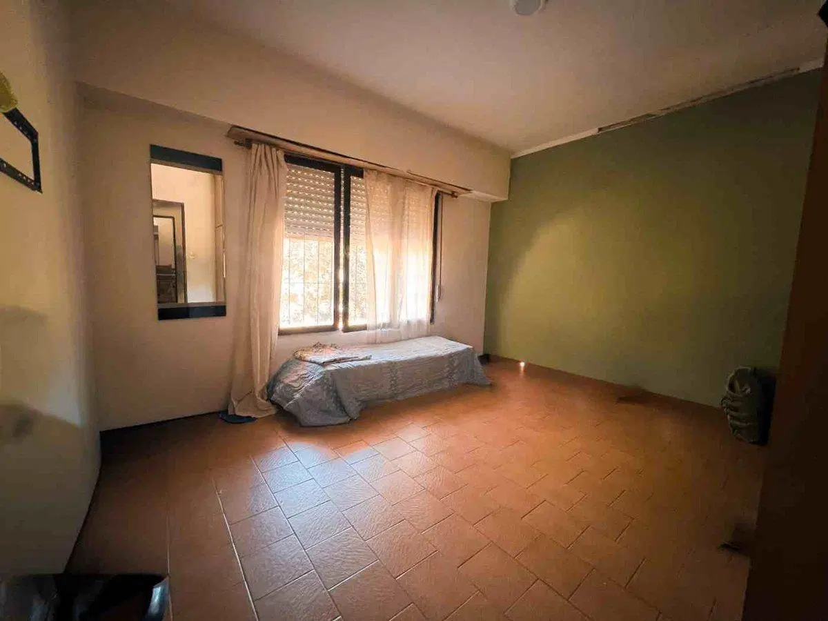 Venta Casa 3 amb. con parque de 3.000 m² y quincho 5