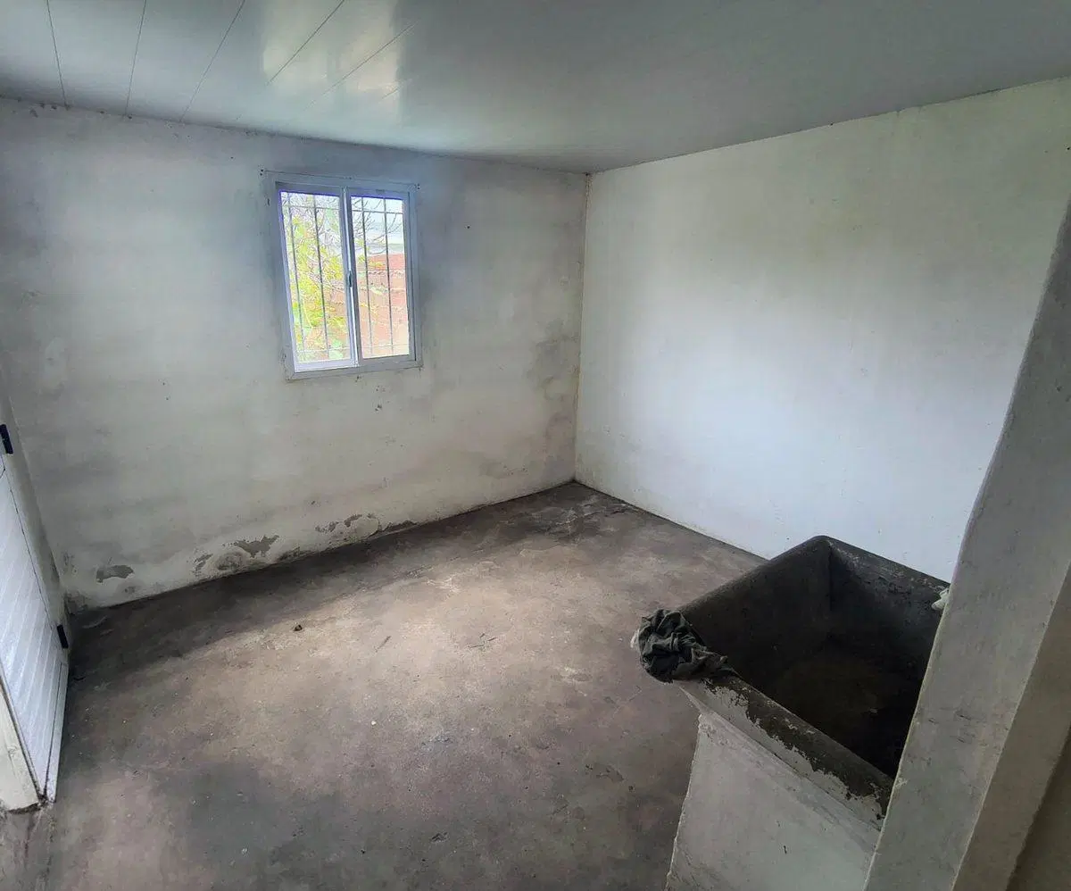 VENTA CASA 2 AMBIENTES EN BALCARCE CON GRAN PARQUE 4