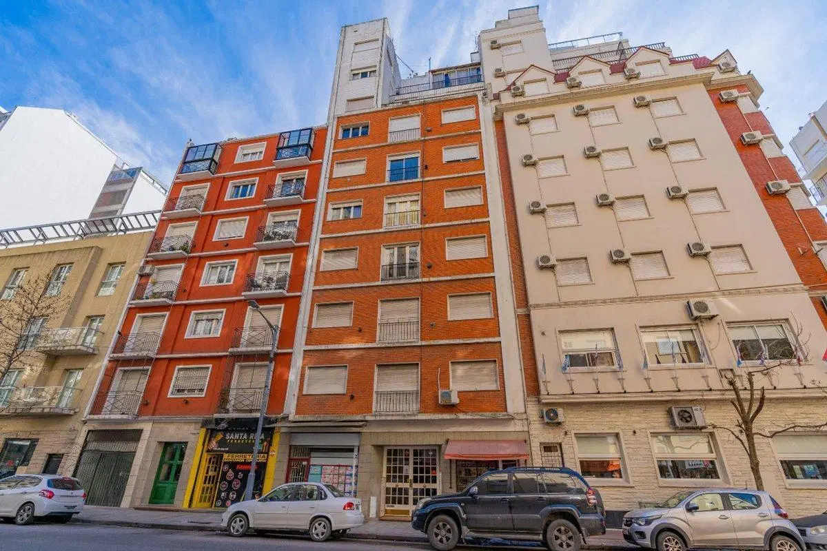 Venta Departamento 2 Ambientes Frente Centro 4