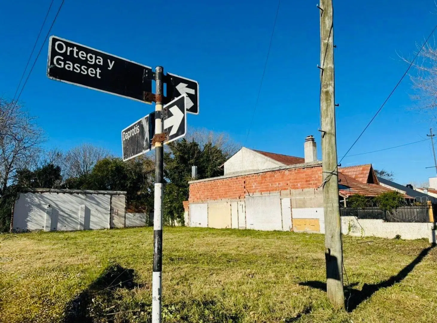 LOTE EN VENTA DE 299,98 M EN ORTEGA Y GASSET 3