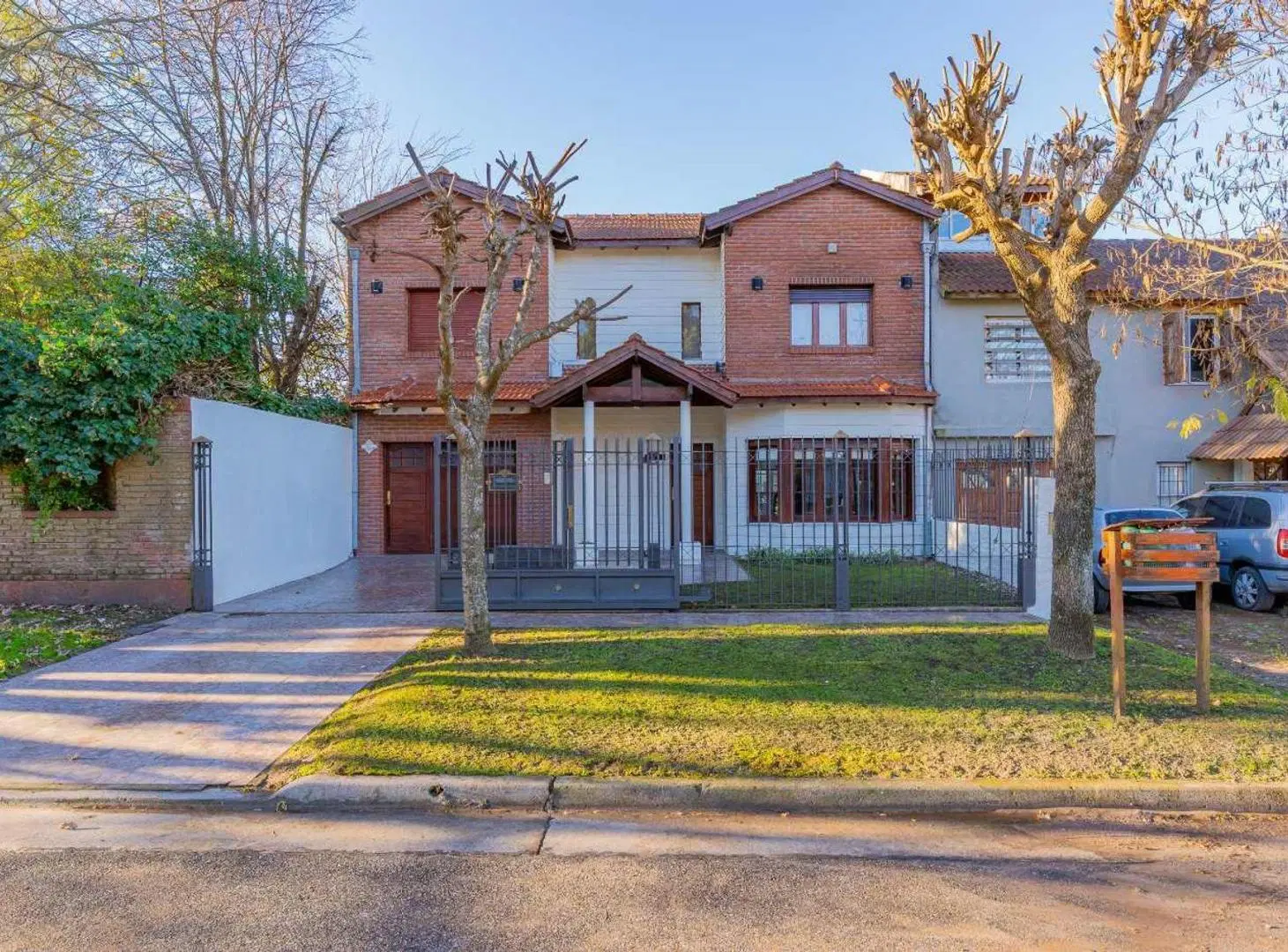 VENTA Casa 4amb c/Garage Doble y Parque | Colinas 2