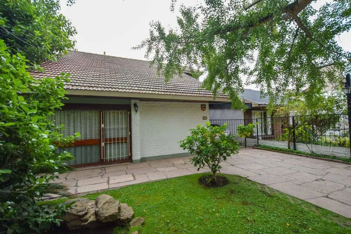VENTA CASA 5 AMBIENTES CON PILETA LA FLORIDA UNO 5