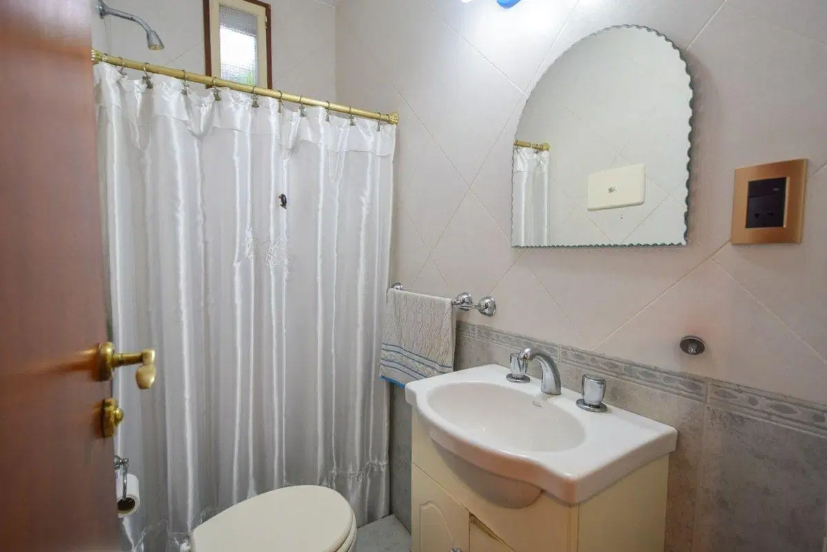 VENTA CASA 5 AMBIENTES CON PILETA LA FLORIDA UNO 4