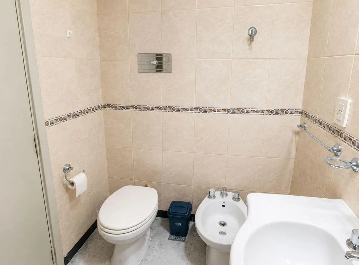 VENTA DPTO 2 AMB C/DPCIA COCHERA FRENTE ALDREY 8