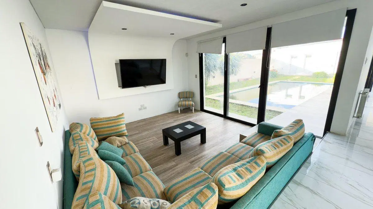 VENTA CASA 4 AMBIENTES PARQUE Y PILETA CAMET NORTE 3