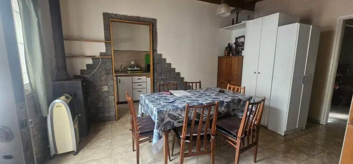 Venta casa 3, cochera y amplio parque ACANTILADOS 4