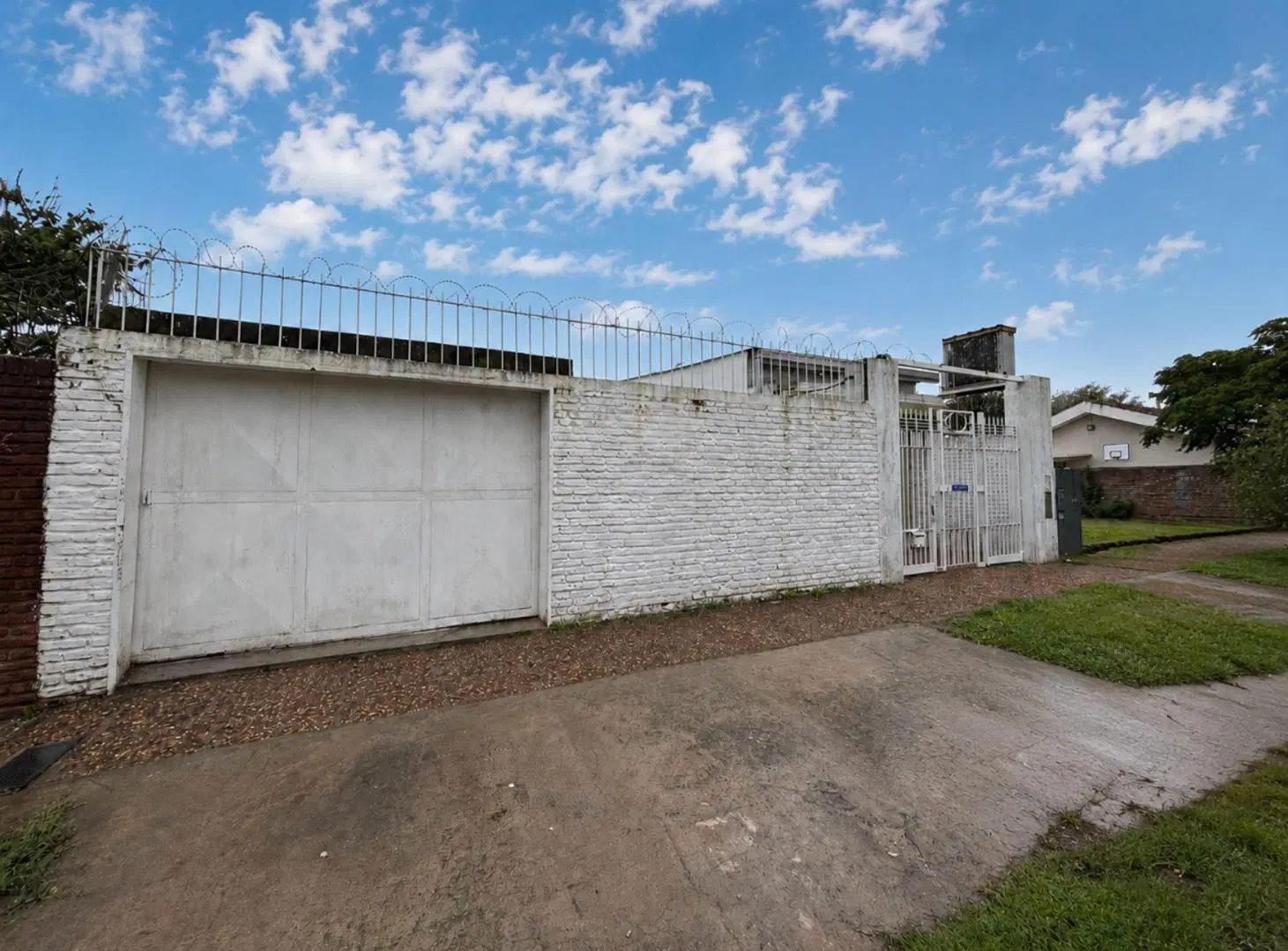 VENTA LOCAL en LOTE de 591 m2 de (12 x 49) 3