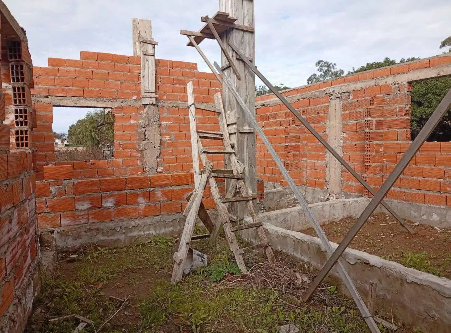 VENTA TERRENO CON CONSTRUCCION FARO NORTE 5