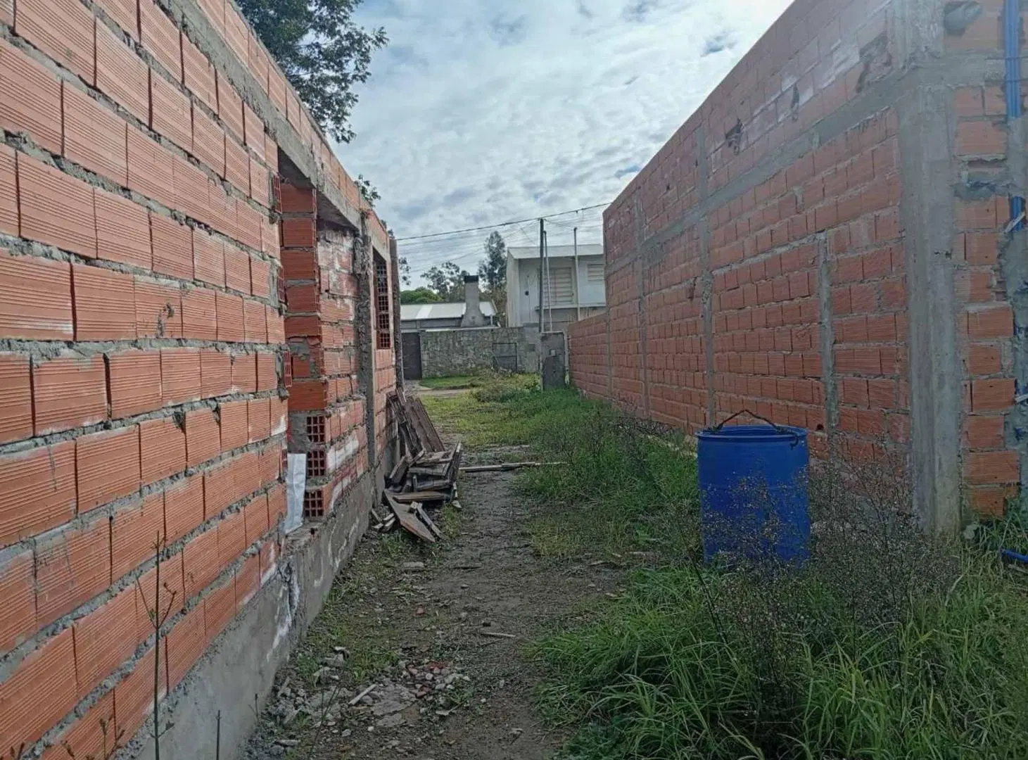 VENTA TERRENO CON CONSTRUCCION FARO NORTE 3