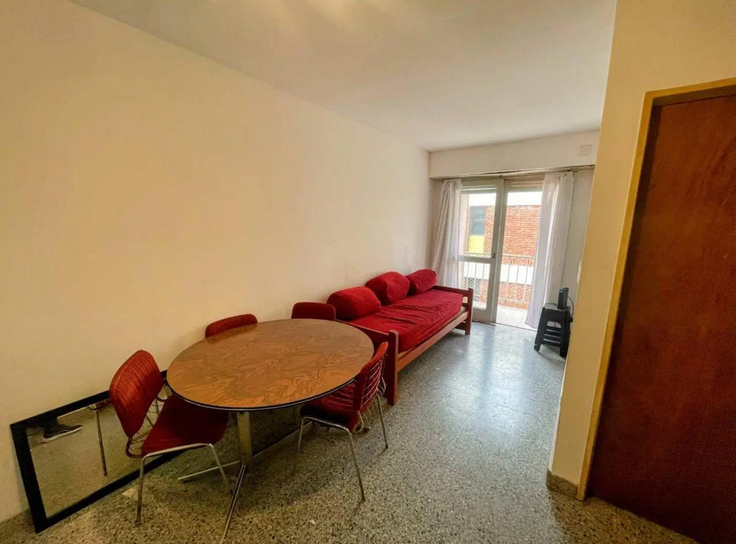 VENTA DEPARTAMENTO 2 AMBIENTES LATERAL TORREON 3