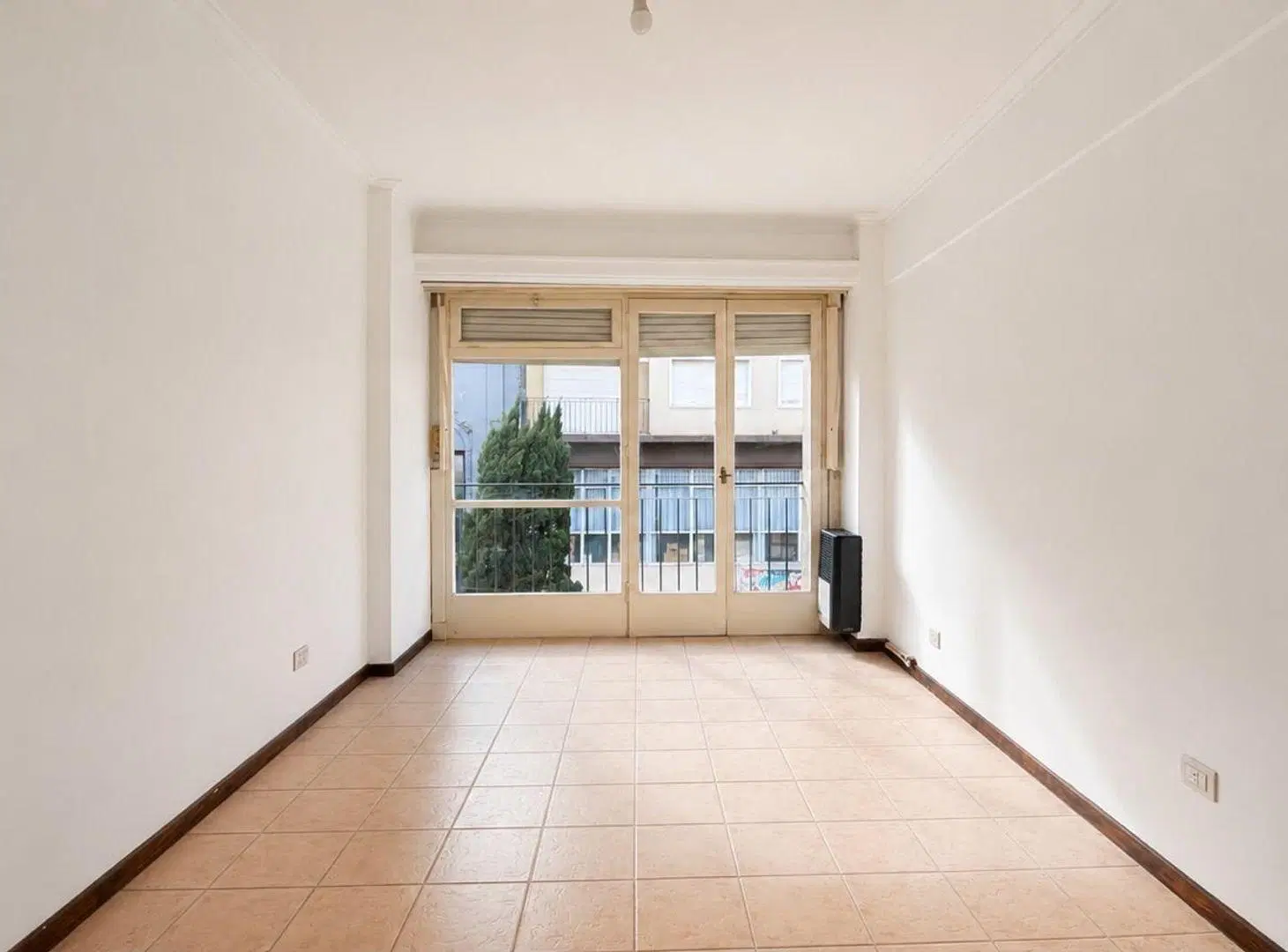 VENTA DEPARTAMENTO 2 AMBIENTES FRENTE PATIO DEPEND 5