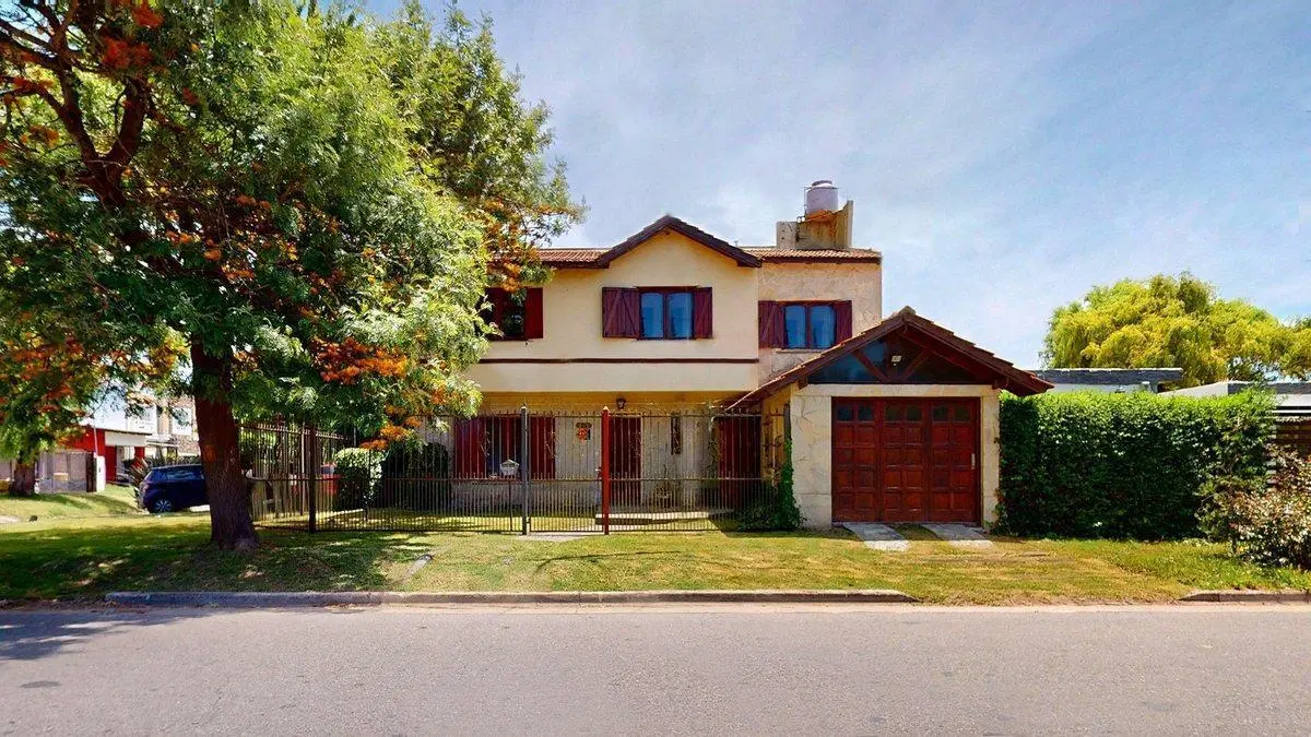 VENTA PH 3 AMBIENTES CON COCHERA BARRIO CAISAMAR 4