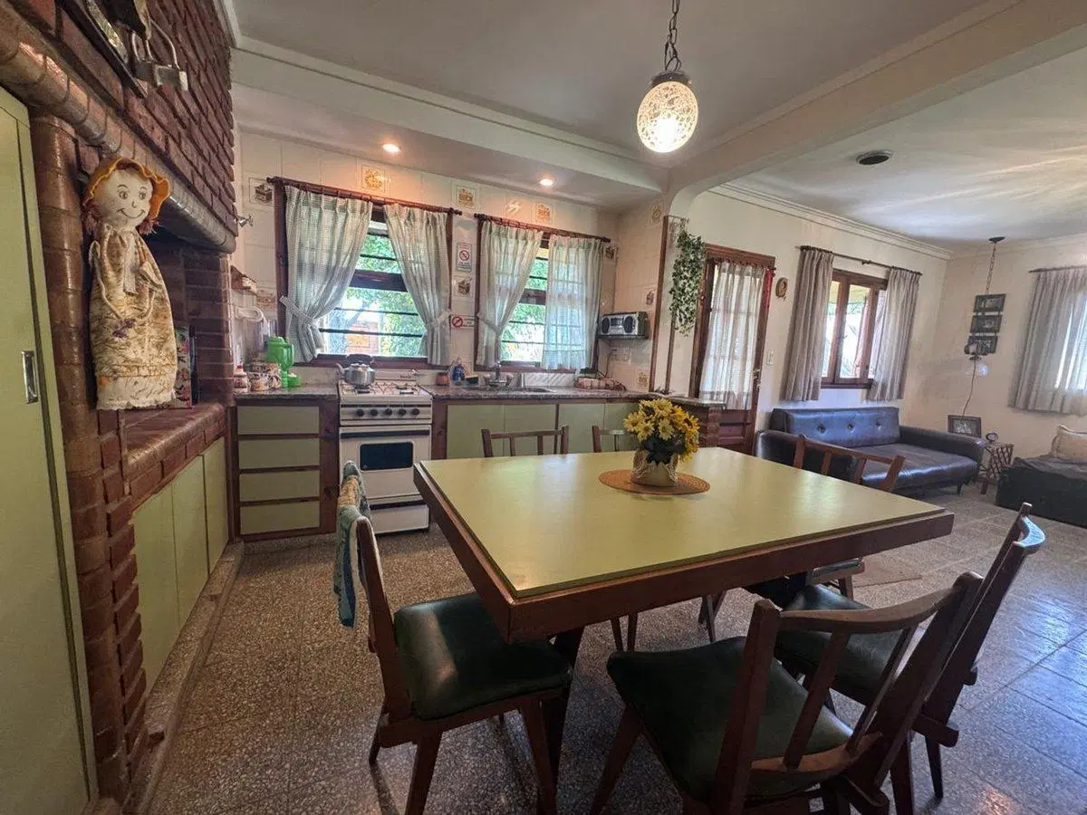 VENTA CASA 2 AMB SOBRE DOS LOTES MAR DE COBO 3