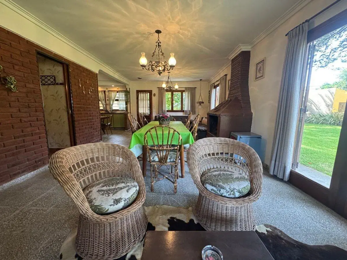 VENTA CASA 2 AMB SOBRE DOS LOTES MAR DE COBO 4