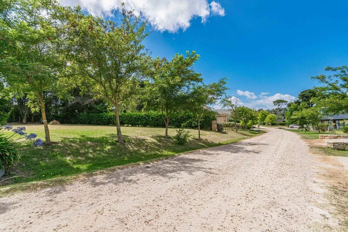 Venta lote en Barrancas de San Benito 4