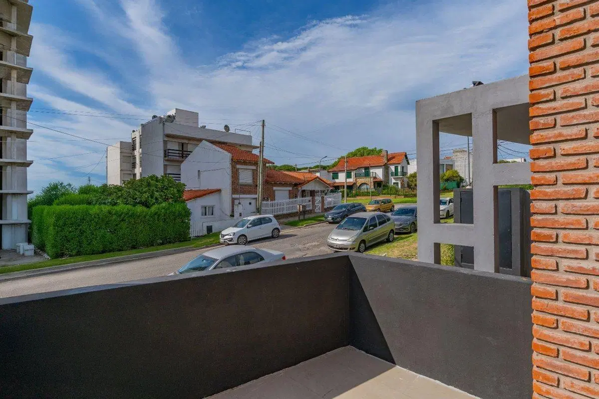 VENTA 2 AMBIENTES CON TERRAZA PATIO 50M2 DEL MAR 2