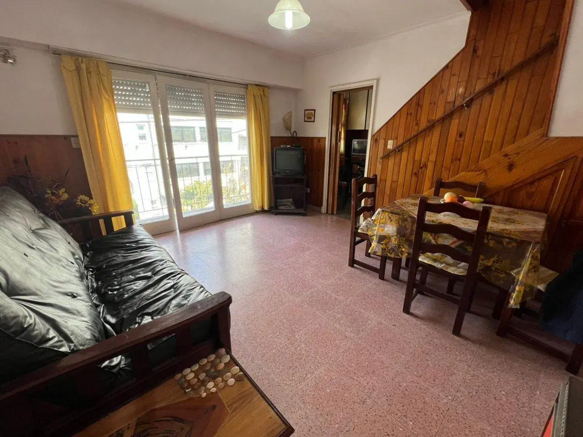 VENTA DEPTO TIPO DUPLEX 3 AMBIENTES LA PERLA 2
