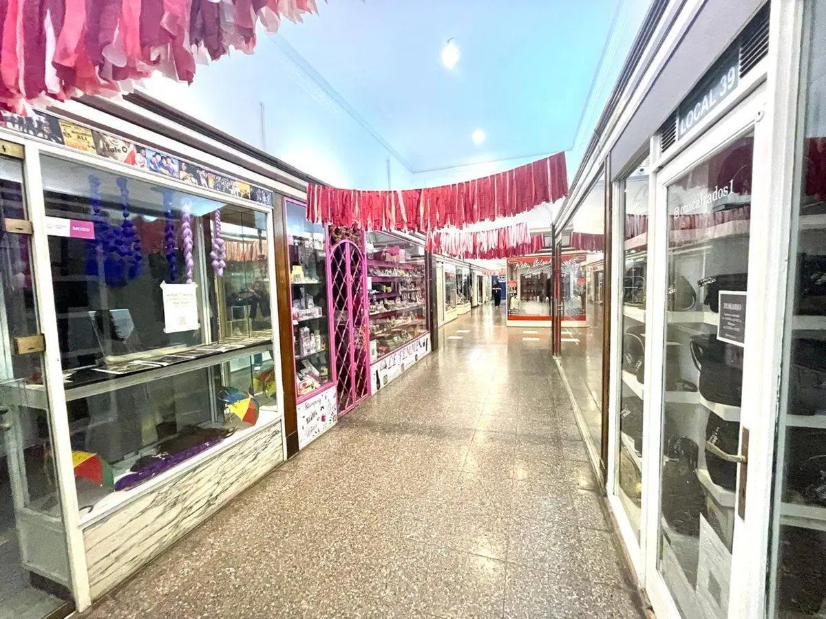 Venta local comercial galería Sacoa oportunidad!! 3