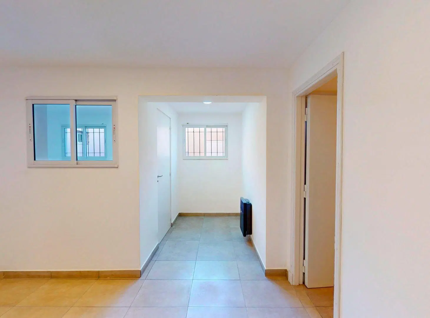 VENTA CASA 4 AMBIENTES RECICLADA CON GALPON/TALLER 5